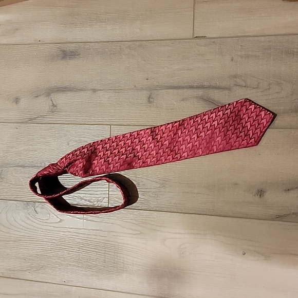 MICHAEL Michael Kors Pink Tie - Picture 5 of 5